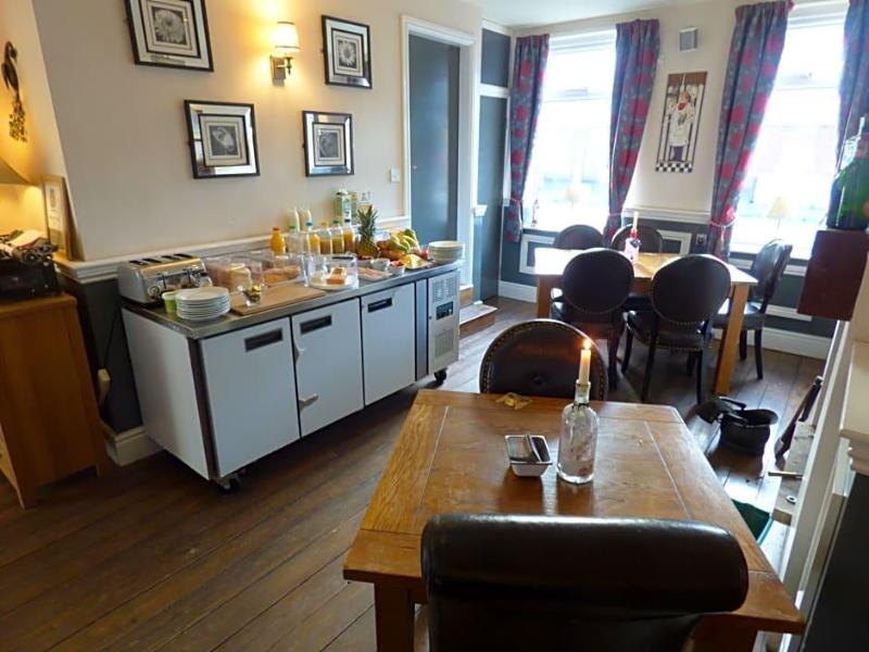 Wheldale Hotel image
