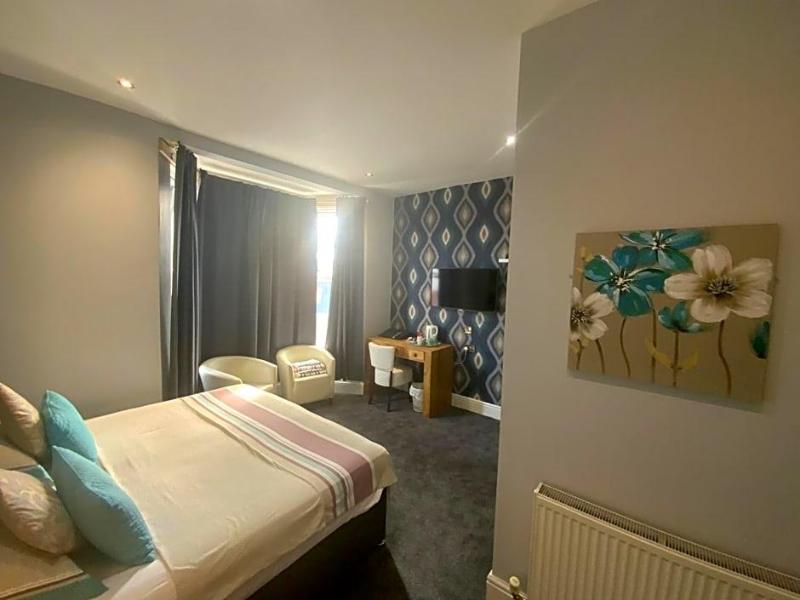 Wheldale Hotel image