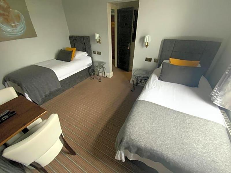 Wheldale Hotel image