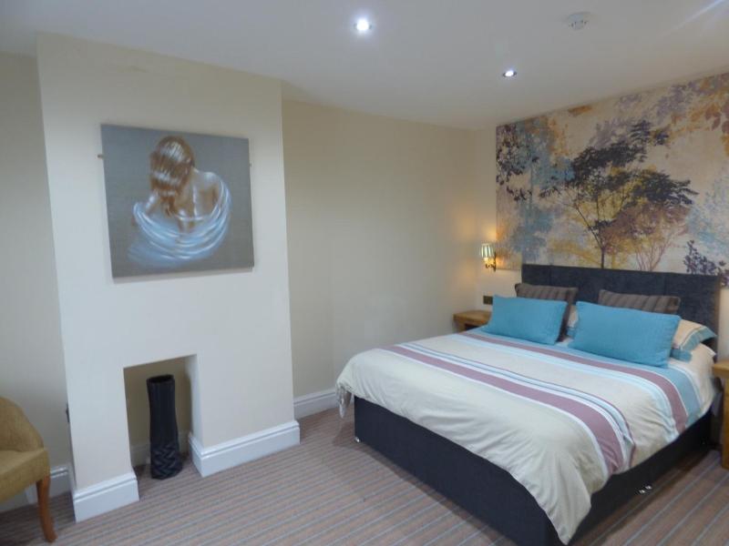 Wheldale Hotel image