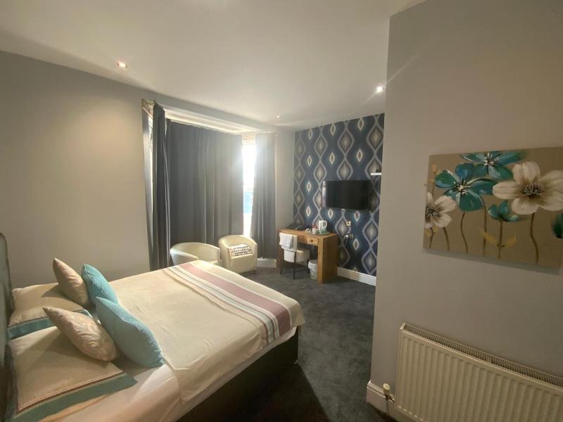 Wheldale Hotel image