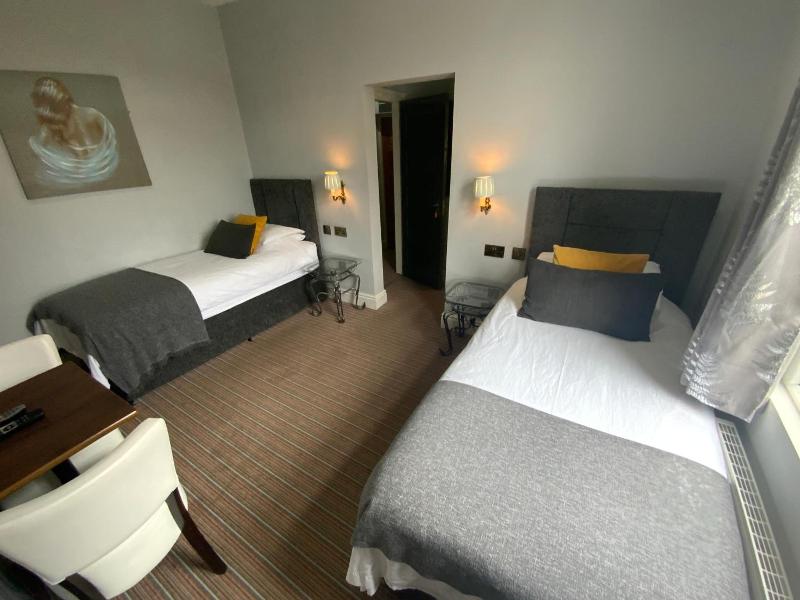 Wheldale Hotel image