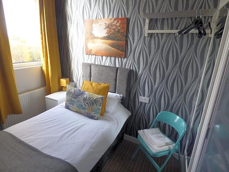 Wheldale Hotel image