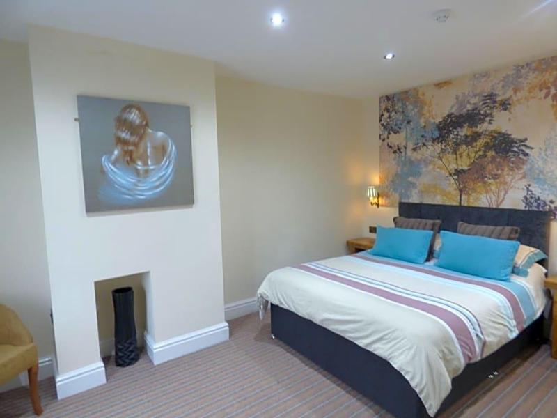 Wheldale Hotel image