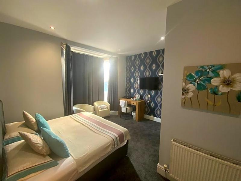 Wheldale Hotel image