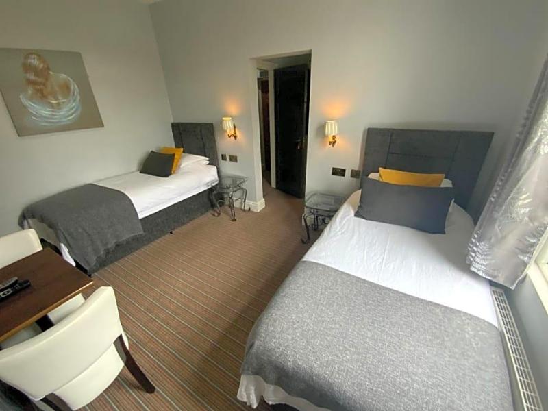 Wheldale Hotel image