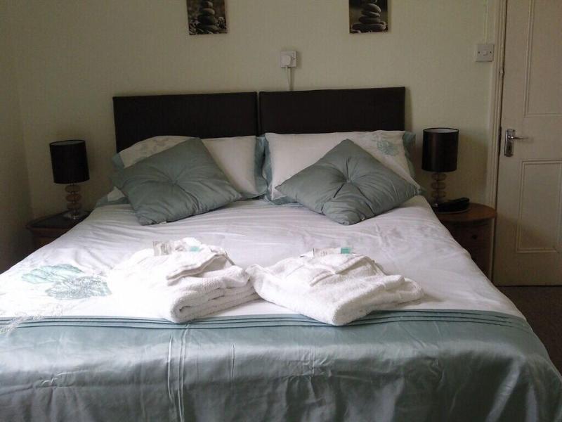 Whitecliff View image