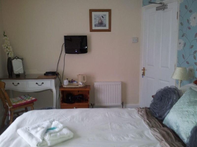 Whitecliff View image