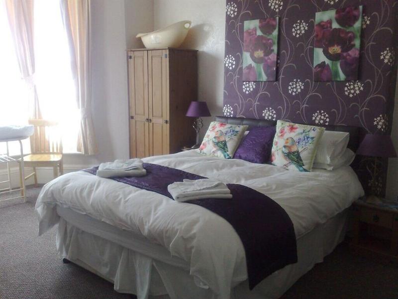 Whitecliff View image
