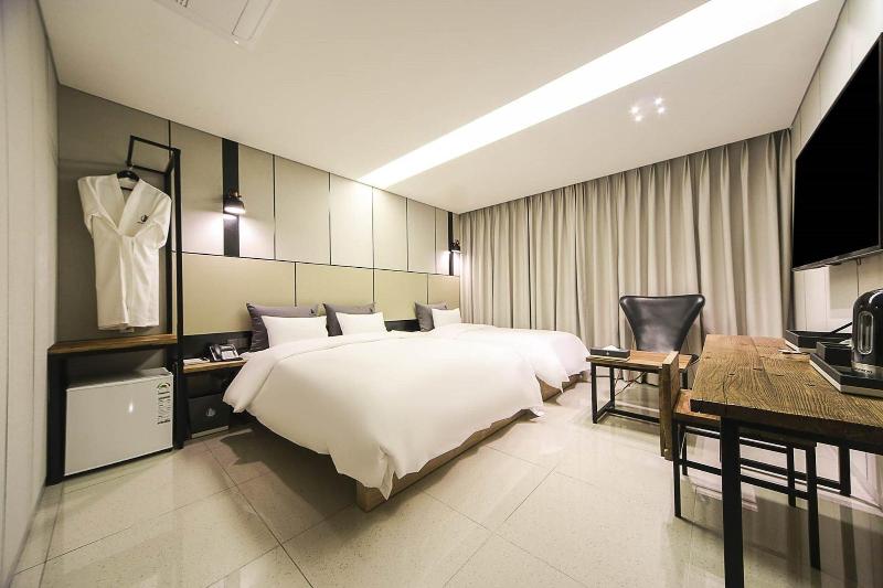 Yeoubi Hotel image