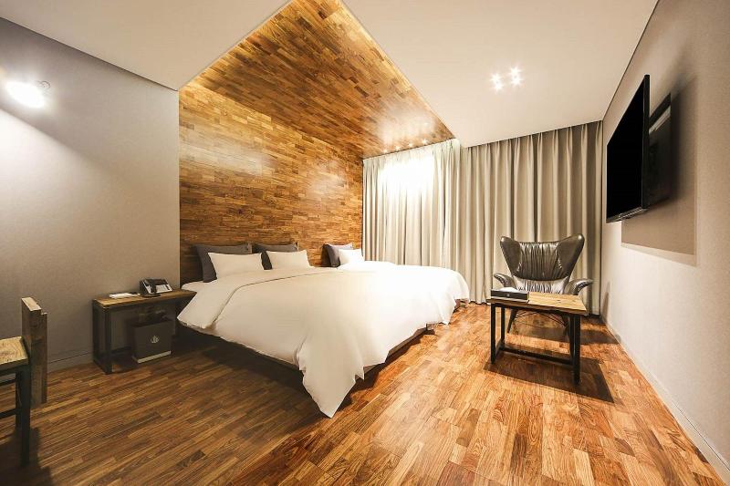 Yeoubi Hotel image