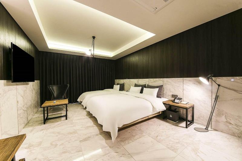 Yeoubi Hotel image