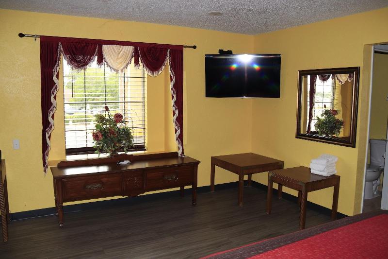 Chaparral Motel image