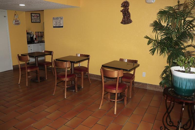 Chaparral Motel image 4