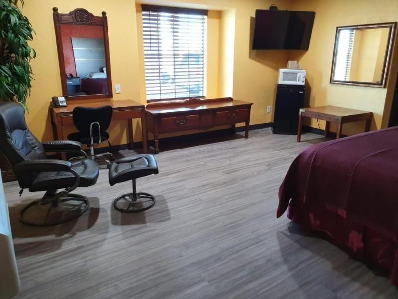 Chaparral Motel image