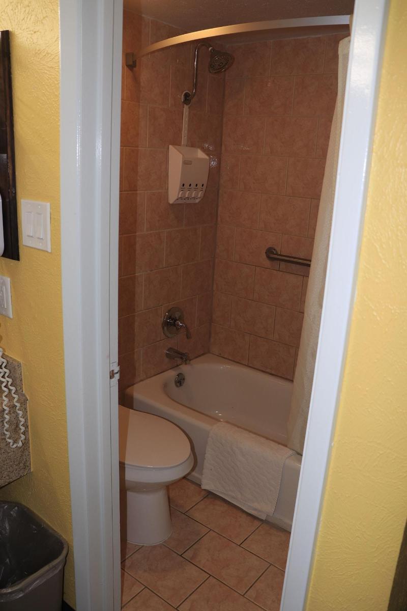 Chaparral Motel image 9