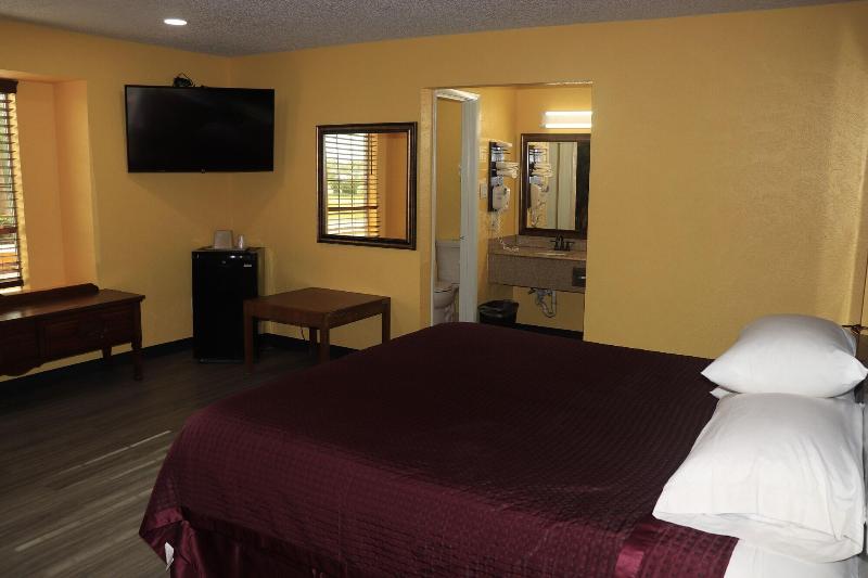 Chaparral Motel image
