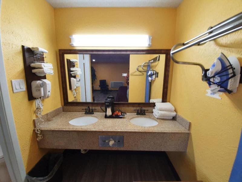 Chaparral Motel image