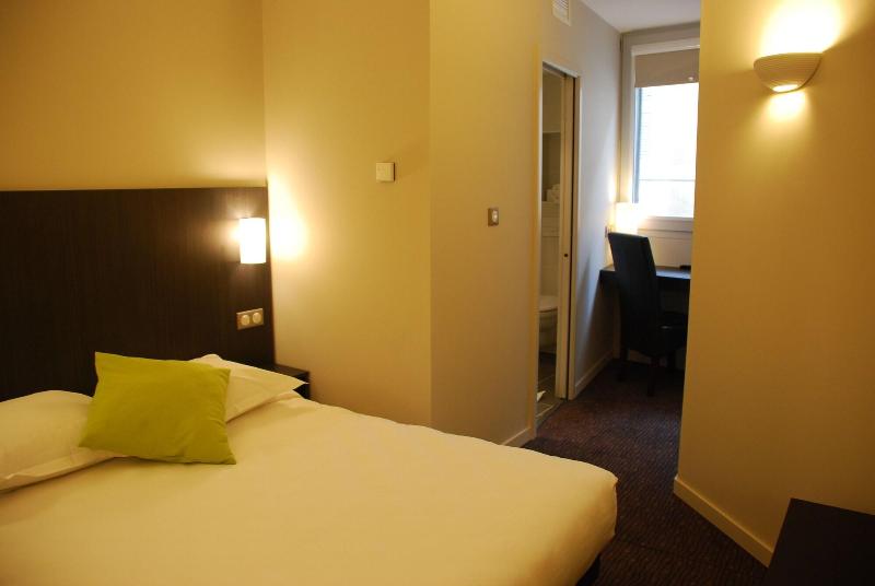 Ruthenium Hotel image