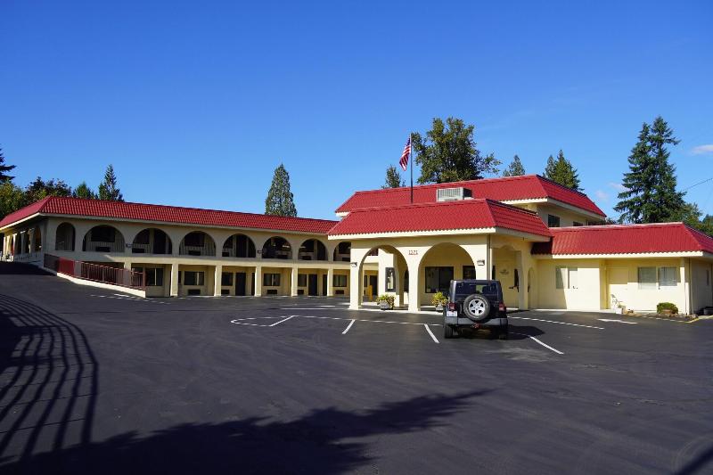 Timberland Inn & Suites image