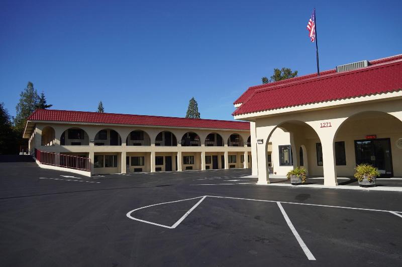 Timberland Inn & Suites image