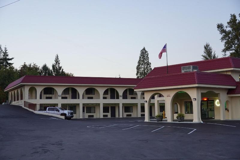 Timberland Inn & Suites image