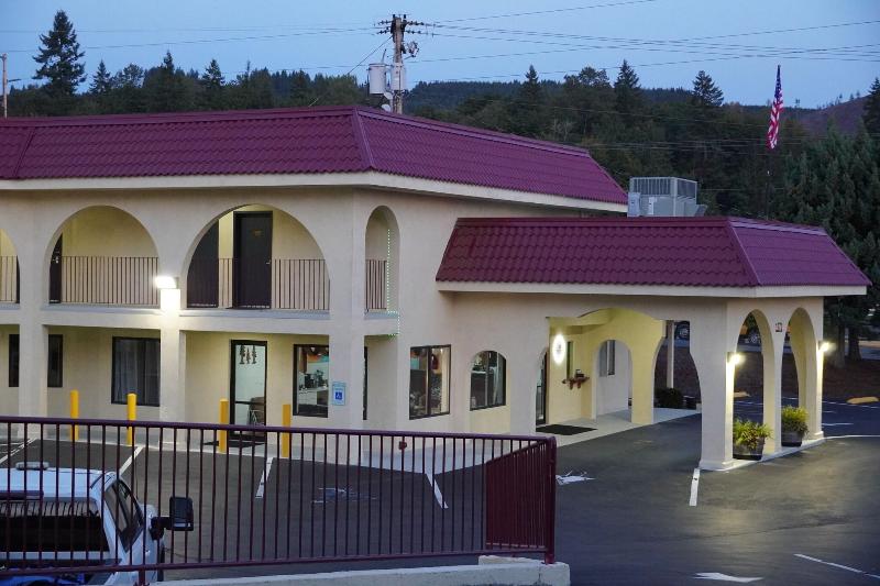 Timberland Inn & Suites image