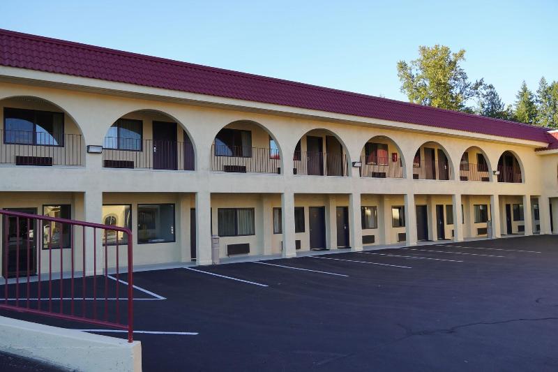 Timberland Inn & Suites image