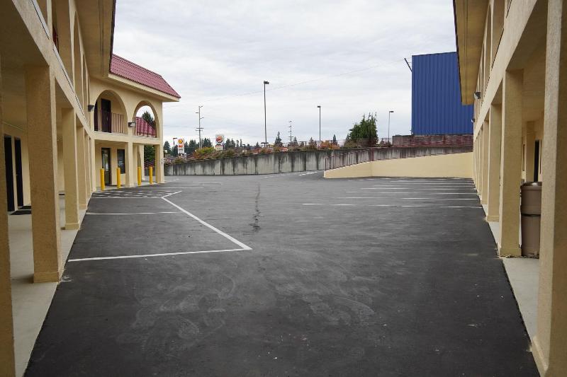 Timberland Inn & Suites image