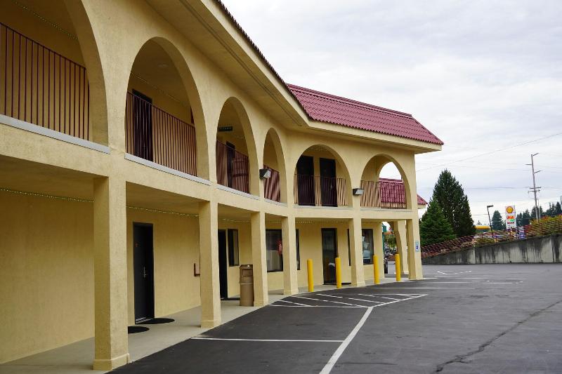 Timberland Inn & Suites image