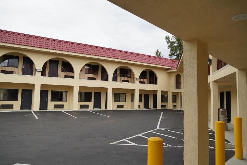 Timberland Inn & Suites image