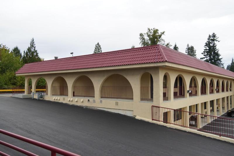 Timberland Inn & Suites image