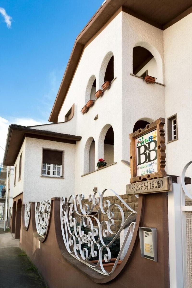 La Villa image