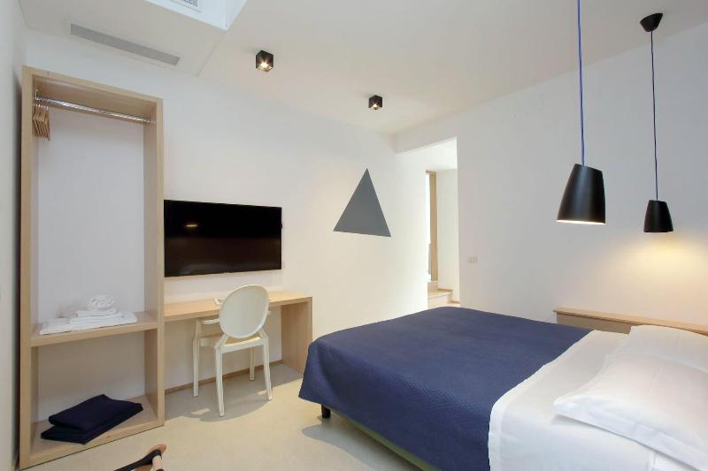 Guest House Viaroma image