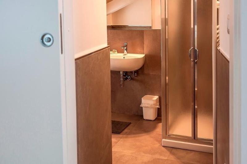 Guest House Viaroma image