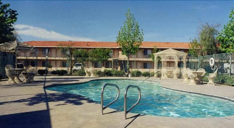 Applegate Inn
