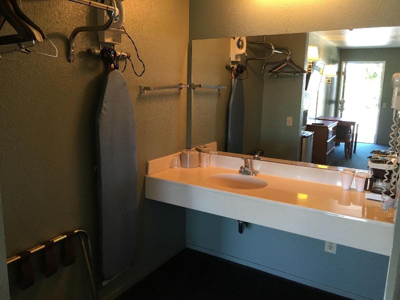 Applegate Inn image