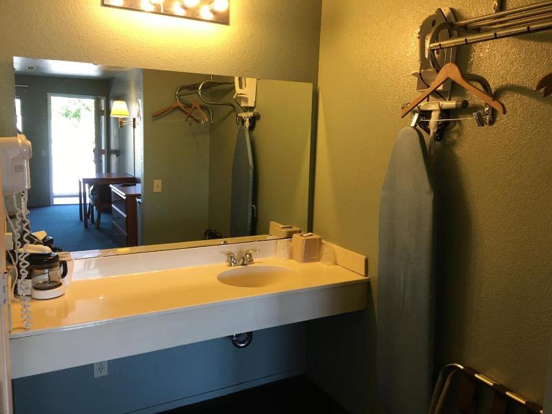 Applegate Inn image