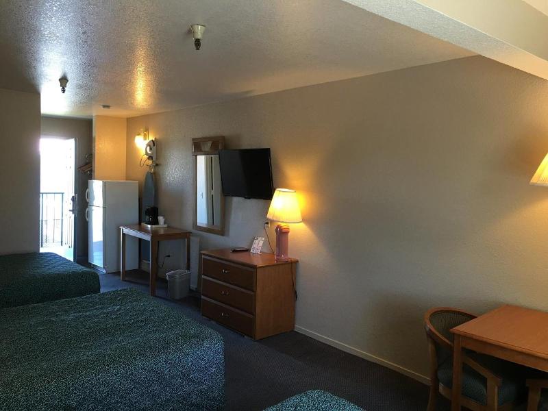 Applegate Inn image