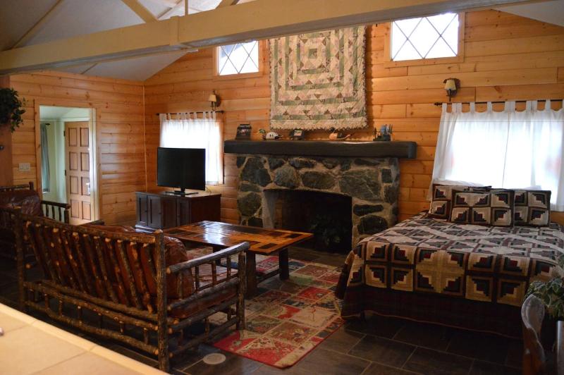 Red Bud Lodge image