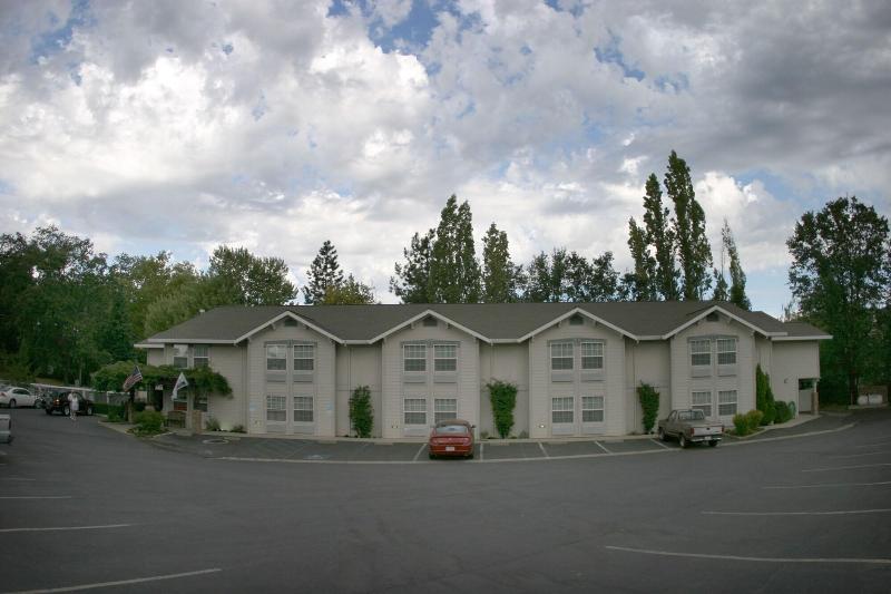 Murphys Inn Motel image