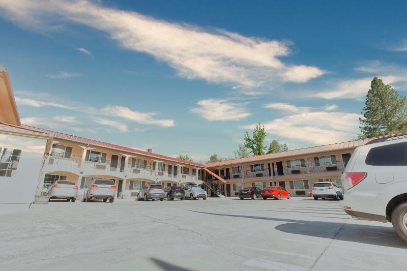 Yosemite Inn image