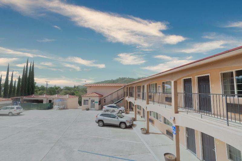 Yosemite Inn image