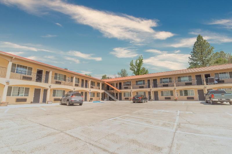 Yosemite Inn image