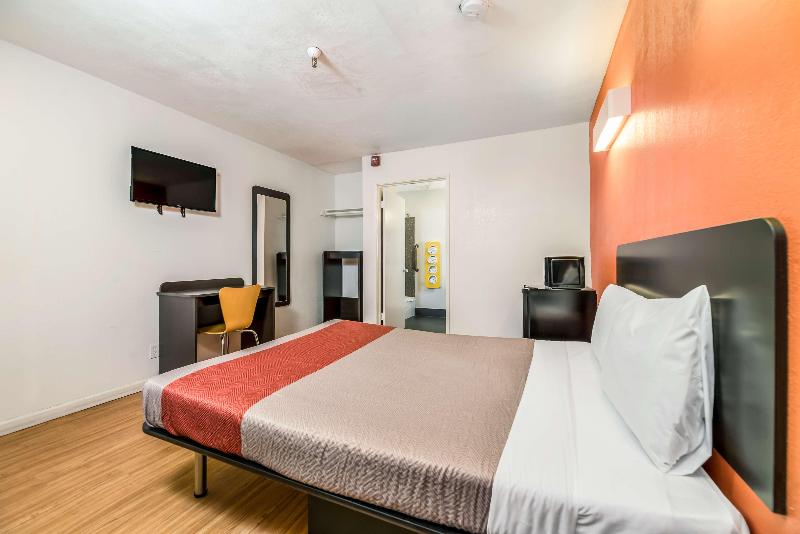 DOUBLE QUEEN BED NON SMOKING
