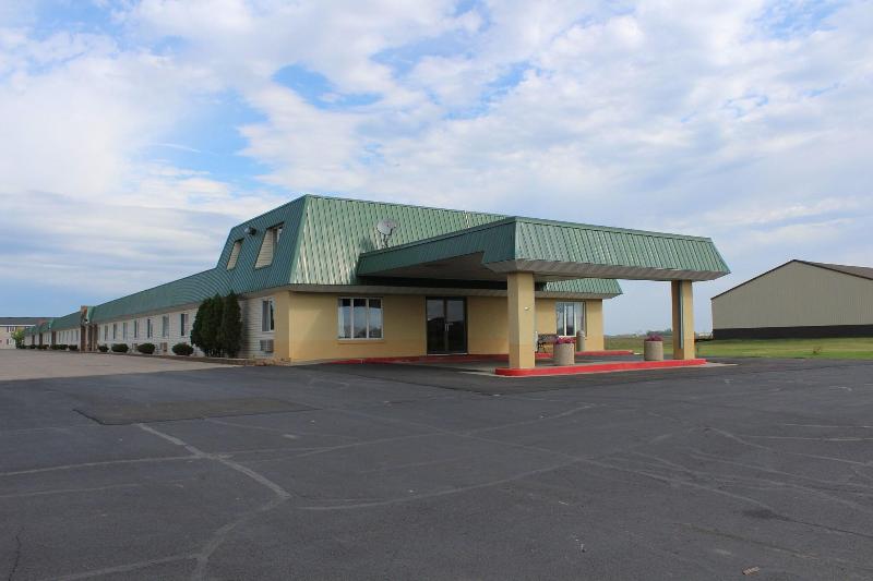 East Grand Inn image