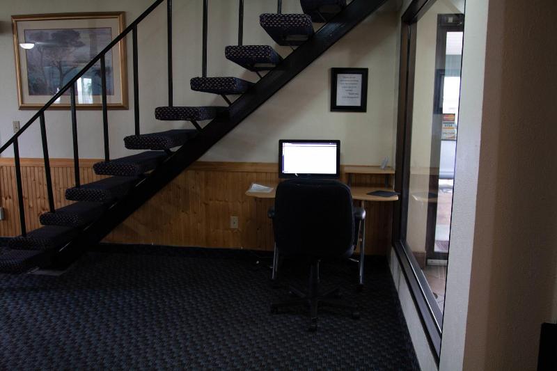 East Grand Inn image