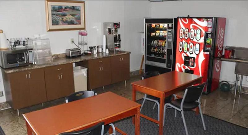East Grand Inn image
