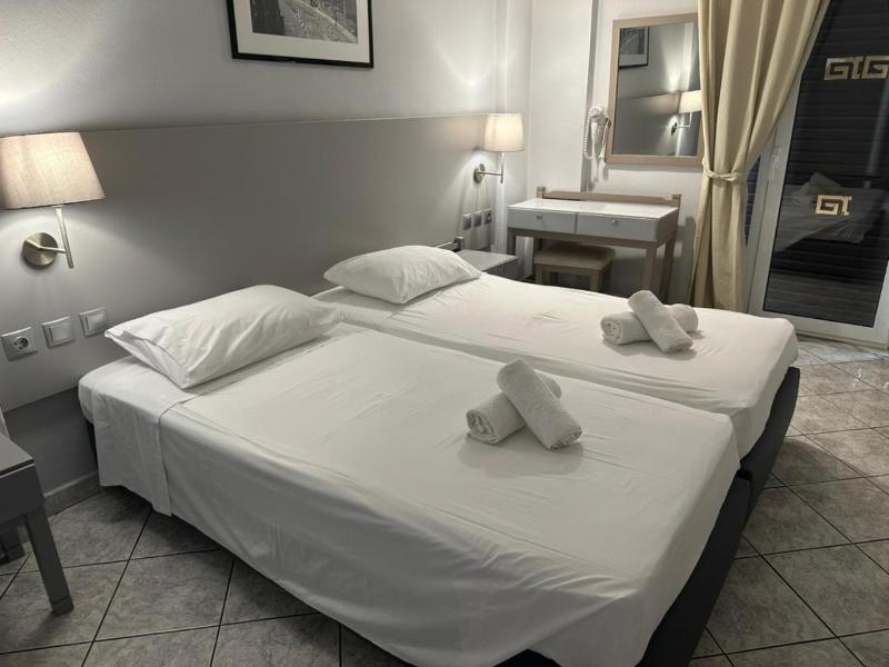 Karis Hotel image