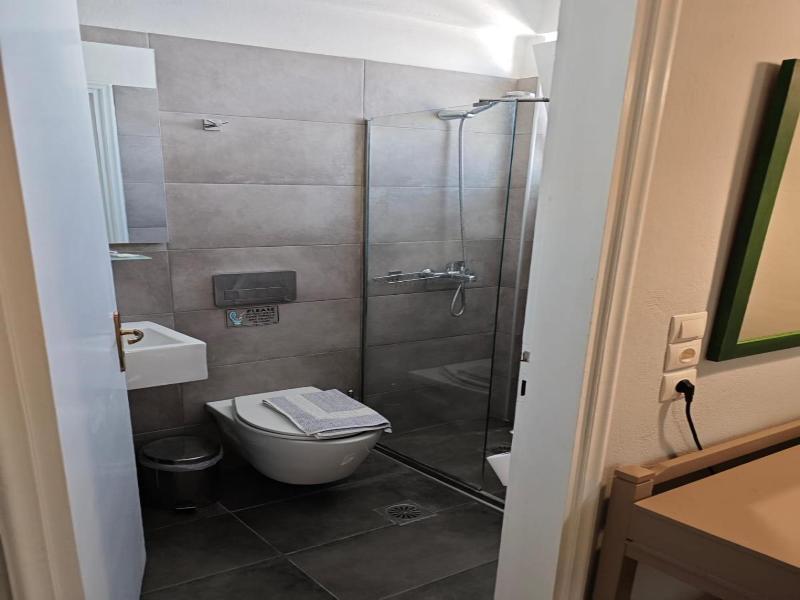 Karis Hotel image